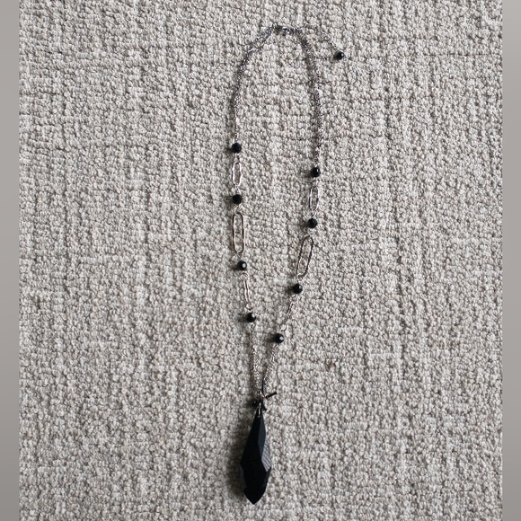 Black and silver women's teardrop pendant necklace - Picture 7 of 7